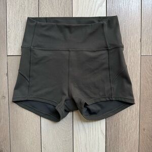 lululemon athletica High Waist Shorts - Dark Olive